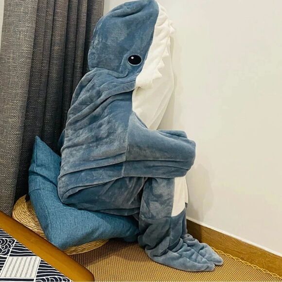 Cozy Shark Blanket Blue/White OS NWT‎ - Picture 3 of 9